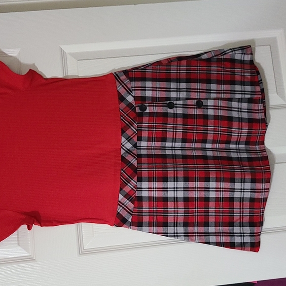 Red girls dress - Picture 3 of 3